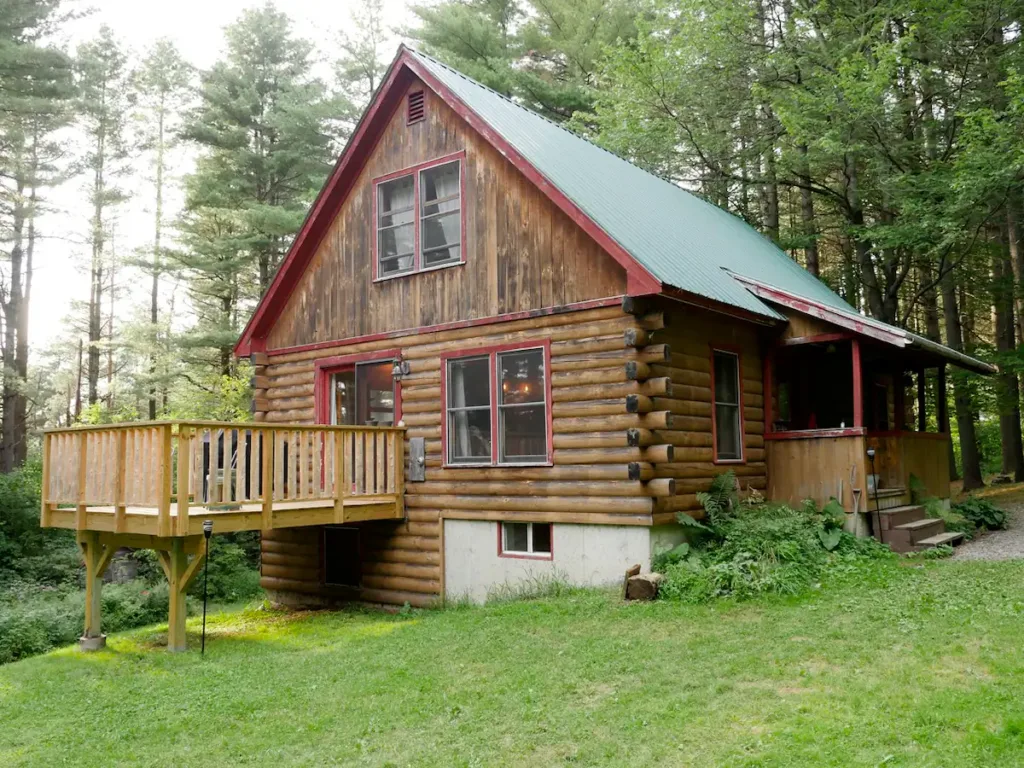 Pine House Vermont - Elmore, VT - Beautiful Log Cabin