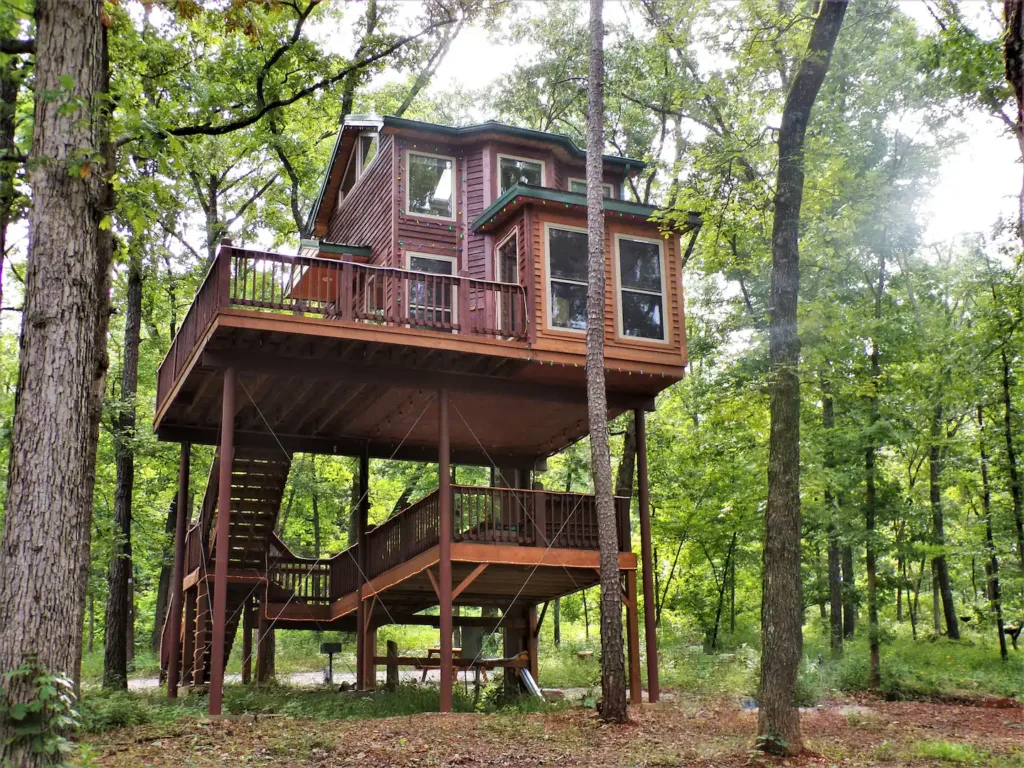 High Hope Treehouse with Hot Tub