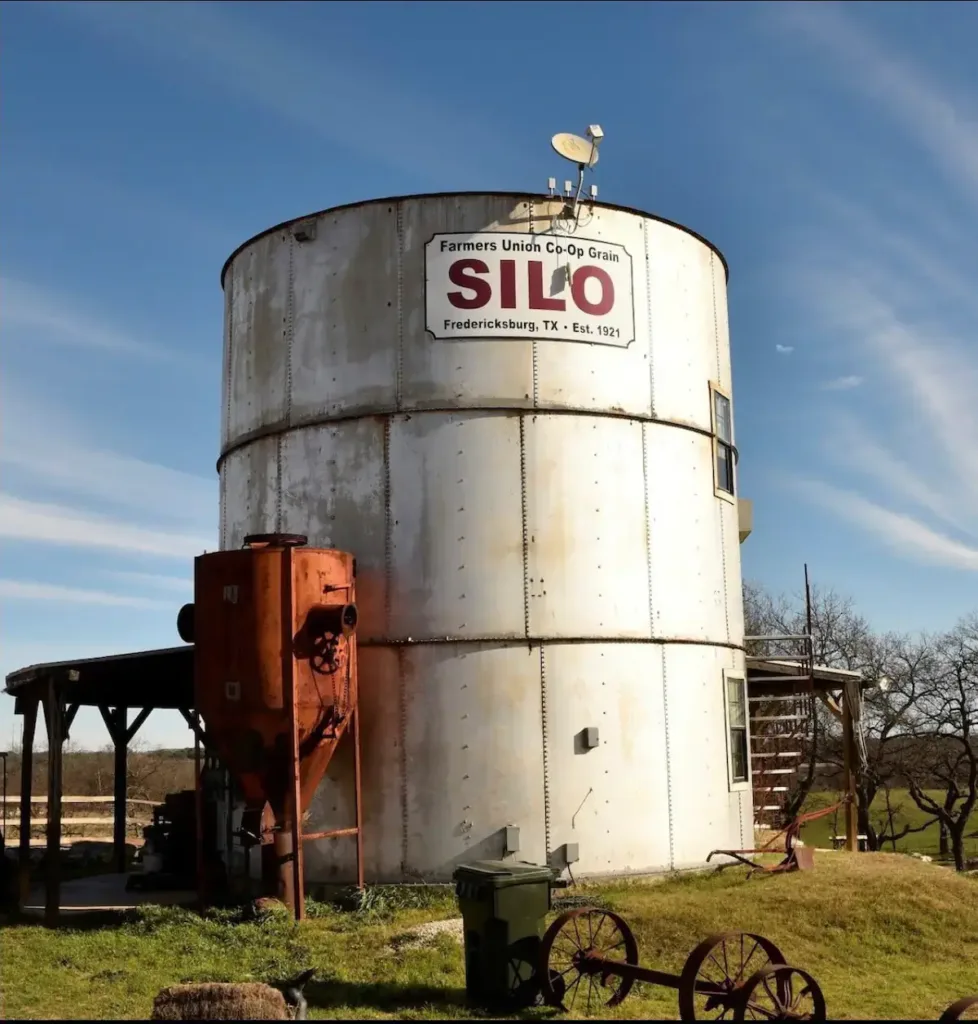 Fredericksburg Silo - 5 miles to Main Street! - Grain Silo Rental