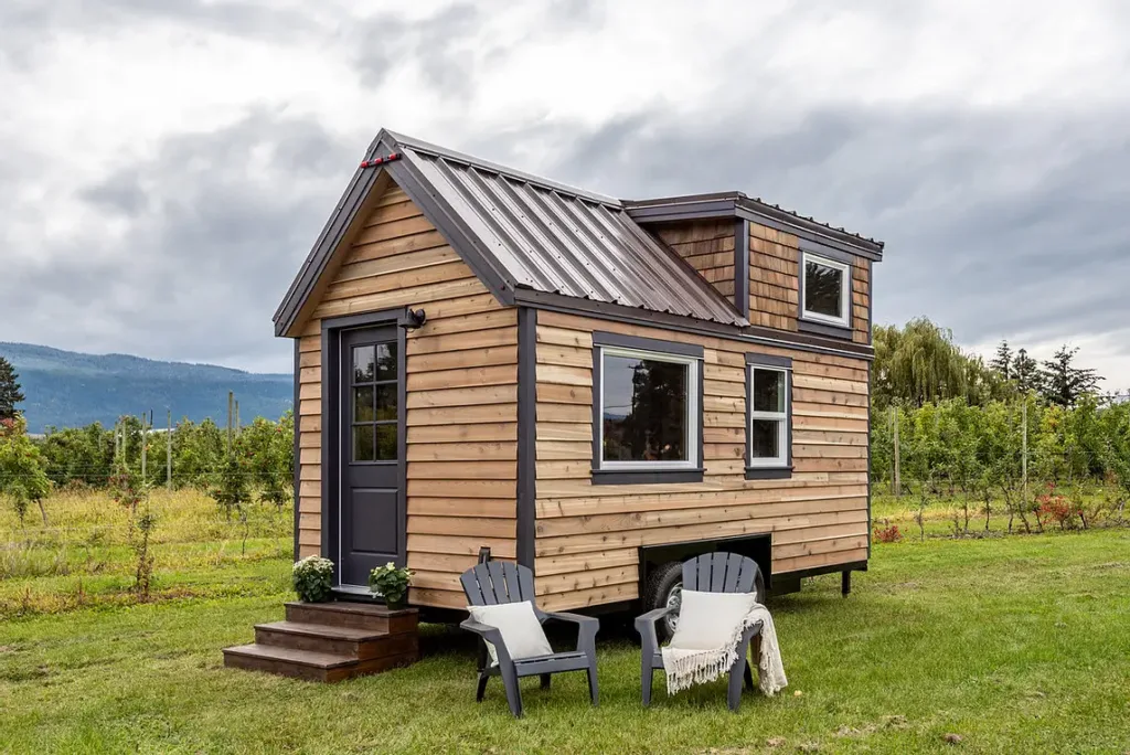 34. THE THISTLE - Low-Cost Tiny Houses