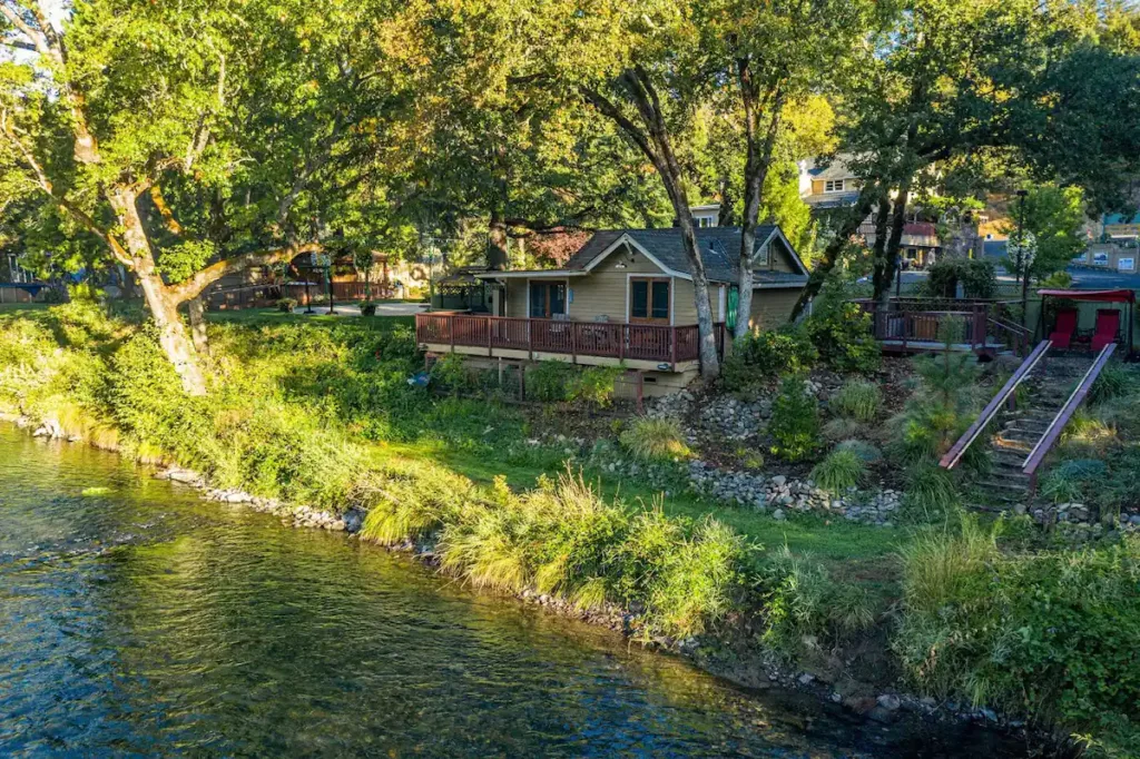 Crater Lake Cabin Rentals