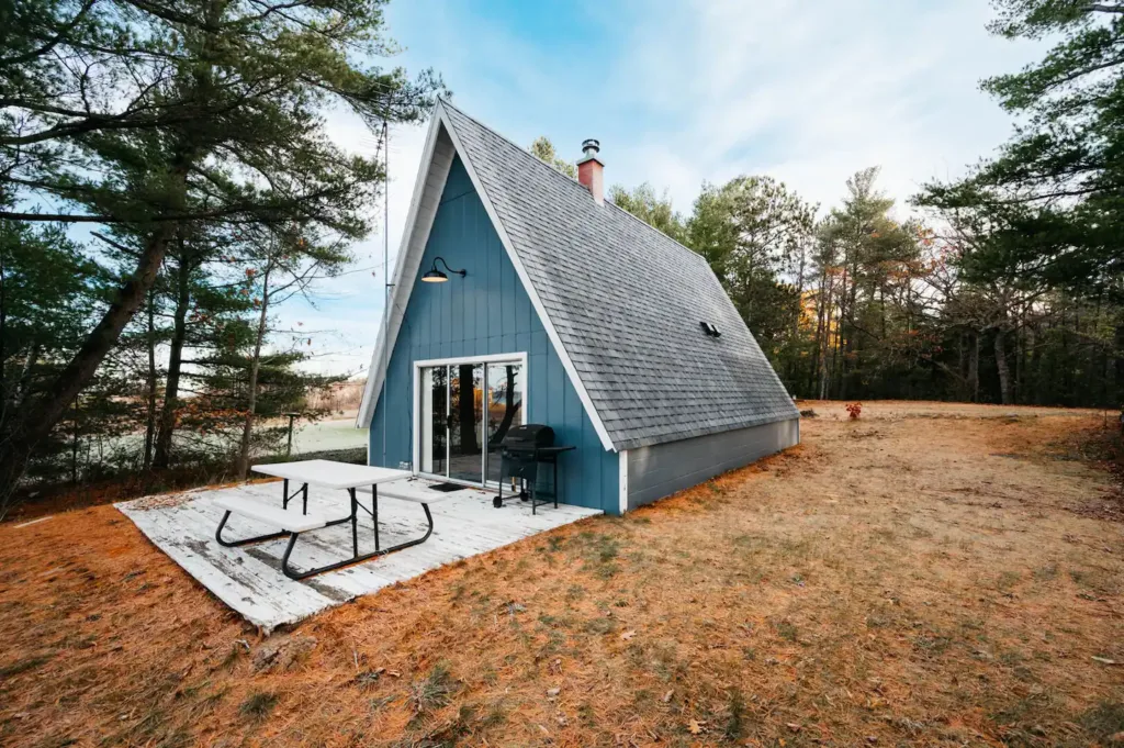 1/. A-Frame Cabin - Private Beach on Grand Traverse Bay - A-frame Cabin in Traverse City