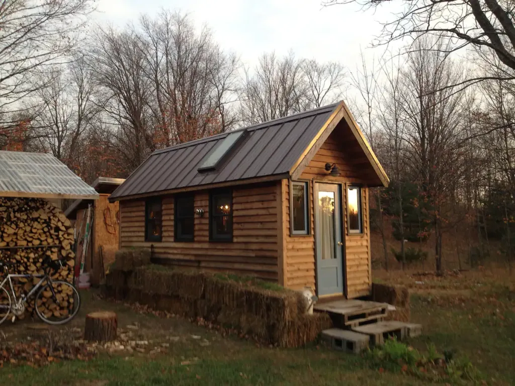 Cabin Up North - Traverse City tiny house stays on Airbnb