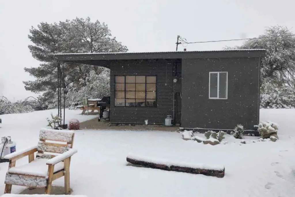 Mid Century Hiking Cabin Joshua Tree - Joshua Tree Cabin Rentals