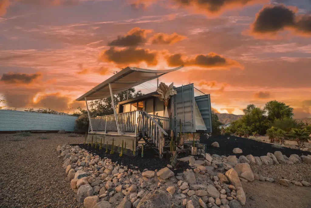 Floating Container - Joshua Tree container homes