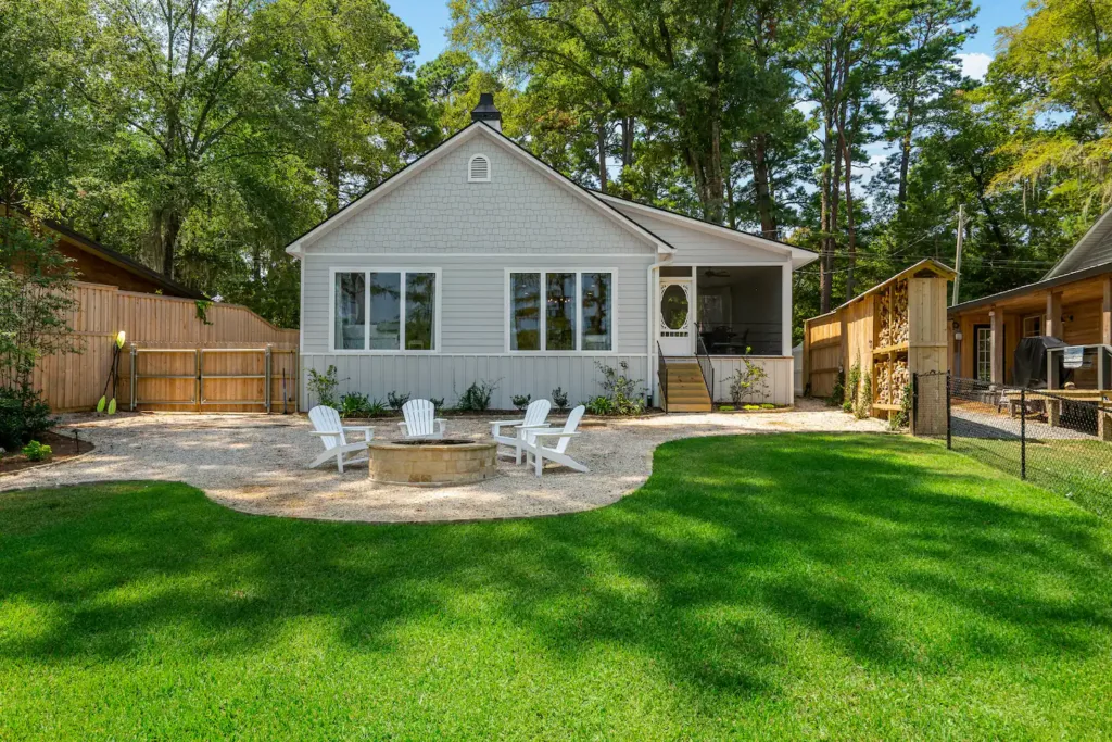 The Lil Cast Cabin - Caddo Lake cabin rentals