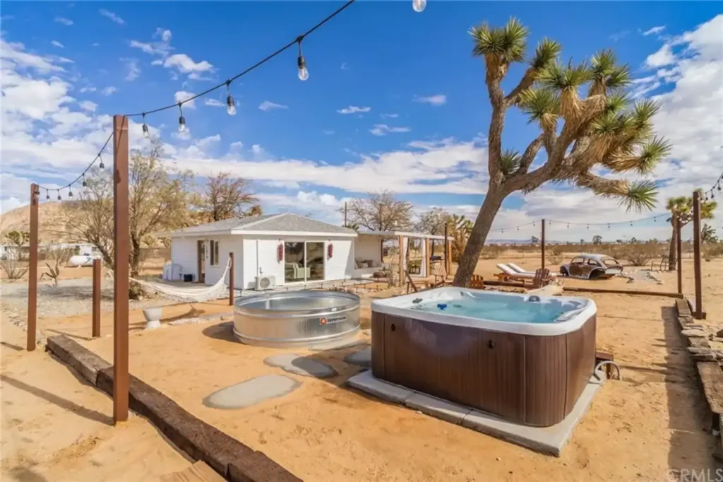 The Moon Dance - Bohemian Desert Escape - Joshua Tree Cabin Rentals