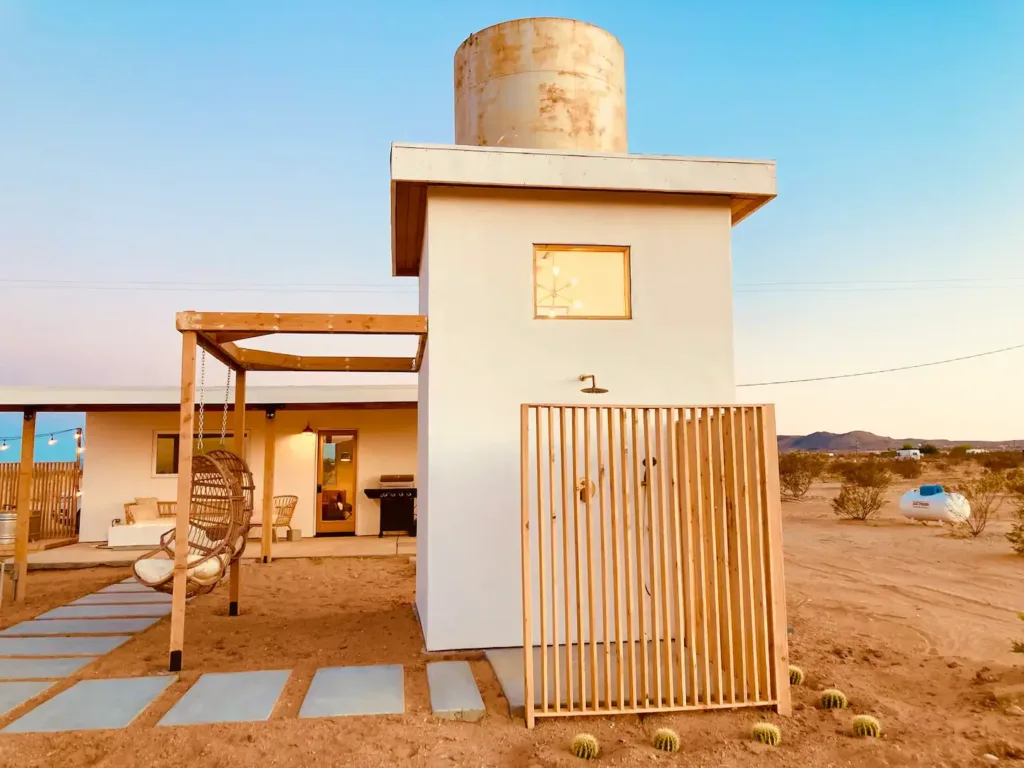 Luna Lookout: Rustic-Luxe Tiny Home - Joshua Tree Cabin Rentals