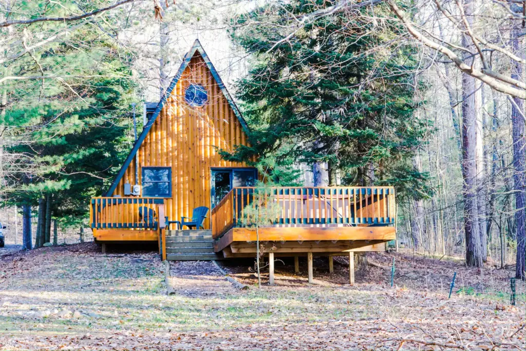 Up North Couple's Getaway - Sleeps 4 - A-frame Cabin in Traverse City