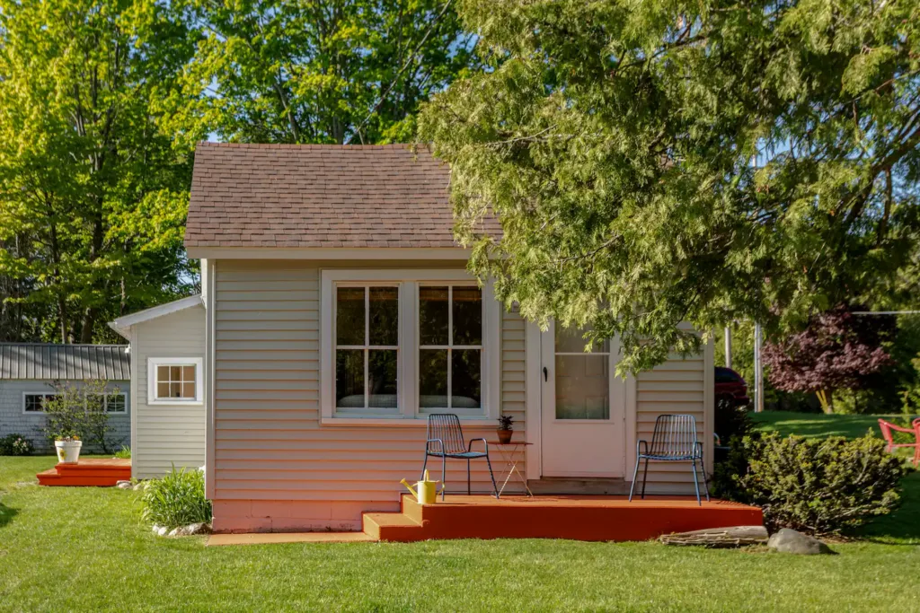 Charming Northport Cottage - Traverse City tiny house stays on Airbnb