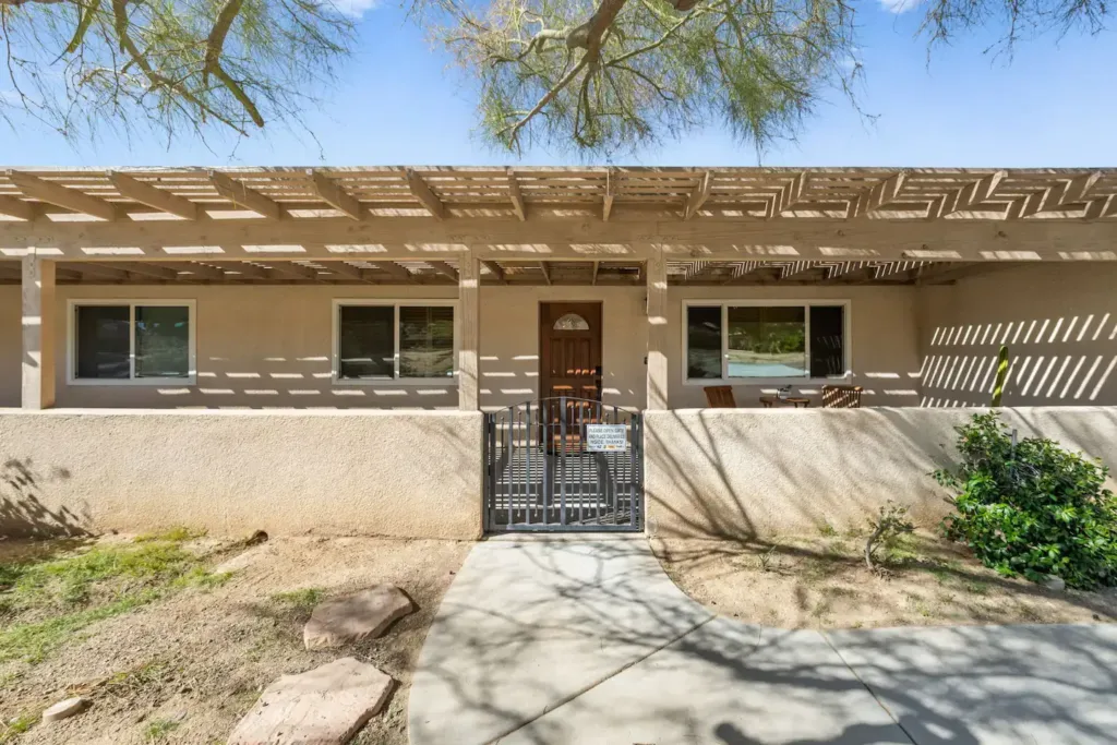 Blue Coyote: Your Retro-Chic Desert Getaway (brand new cabin rentals in Joshua Tree)