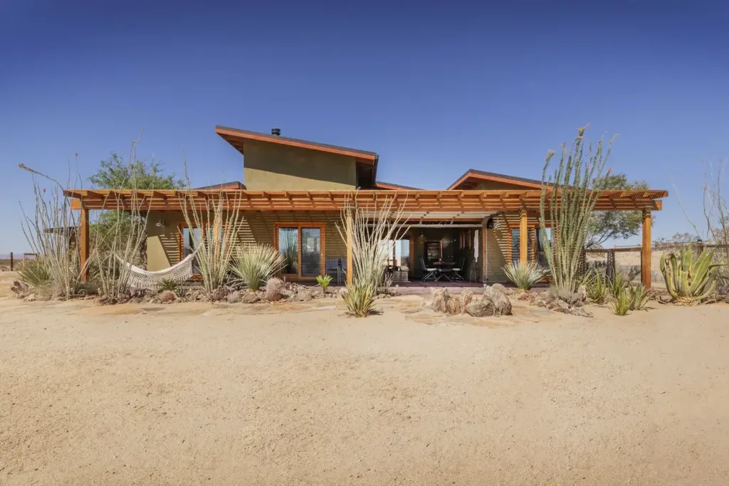 MoonView Modern - Joshua Tree Cabin Rentals