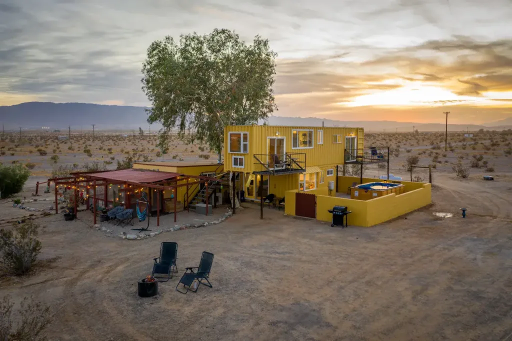 Skybox Suite: Joshua Tree's Elevated Retreat - Joshua Tree container homes