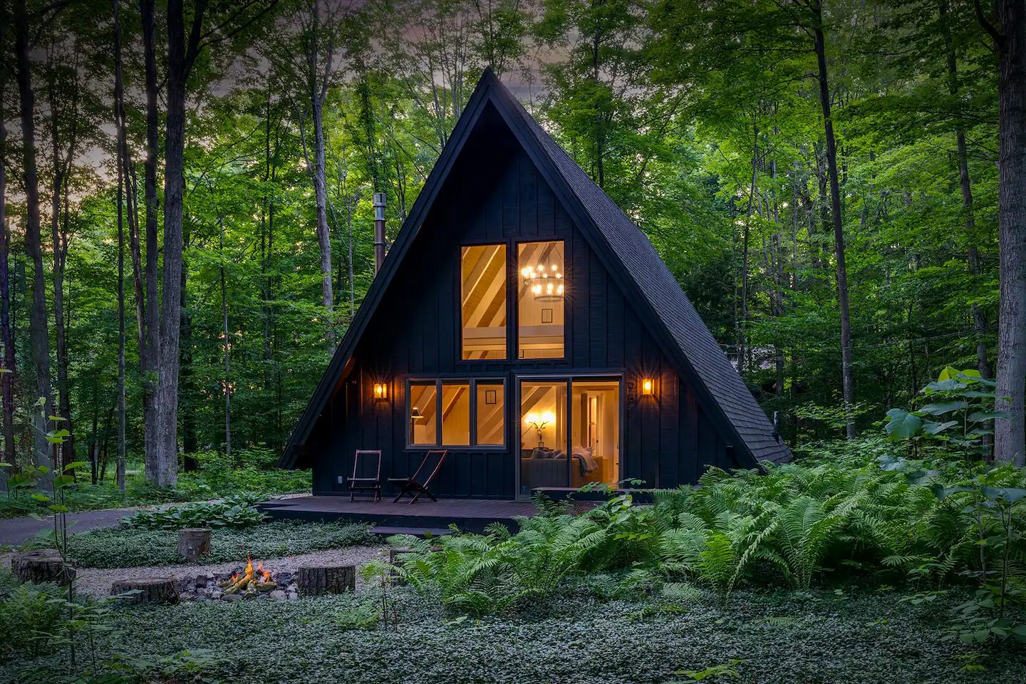 Luxury Modern A-Frame - Hot Tub - Fireplace