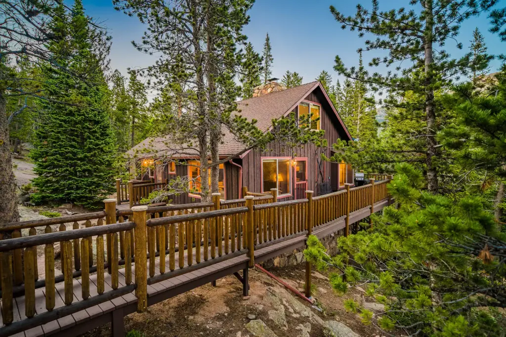 Secluded Mountain Sanctuary - Cabin rentals in Estes Park, Colorado