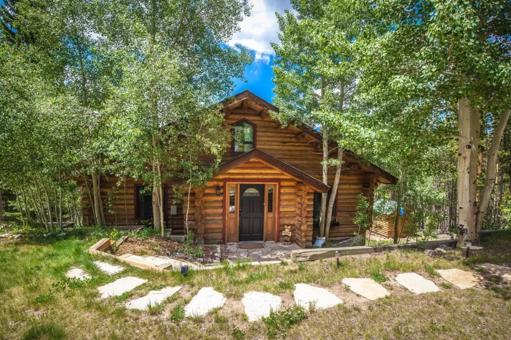 Brown Bear Lodge: Spacious Log Home Retreat - Best Cabin Rentals in Breckenridge, Colorado

