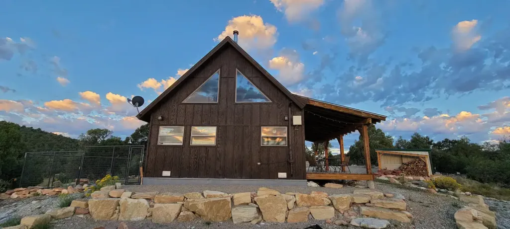 The Hilltop Hideaway - Best cabin rentals in Colorado