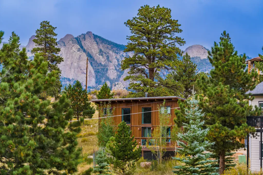 Modern Mountain Escape with EV Charger - Cabin rentals in Estes Park, Colorado