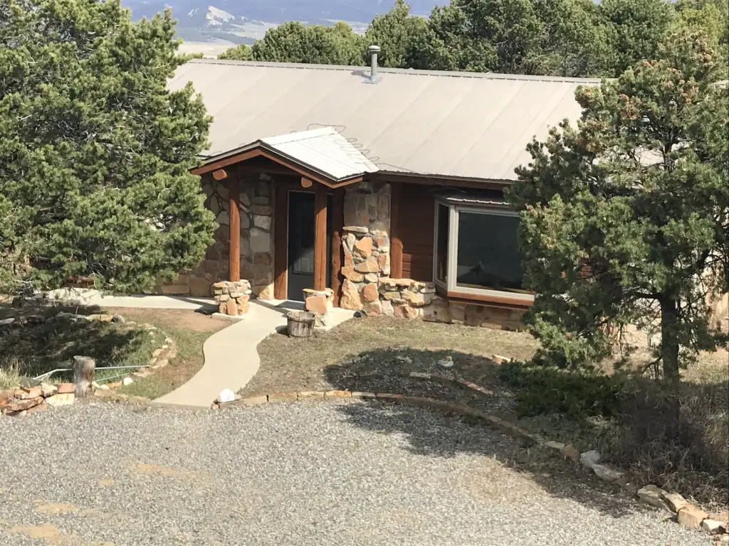 Affordable Ouray cabin rentals on Airbnb!