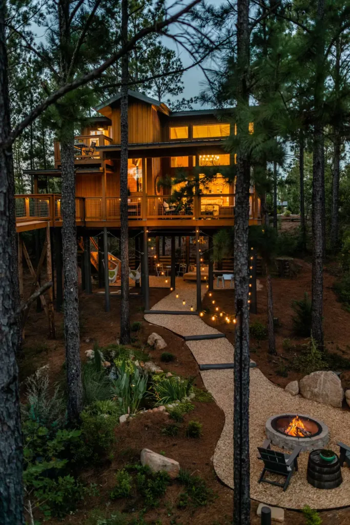 Bide In The Trees - Luxury Treehouse Experience

