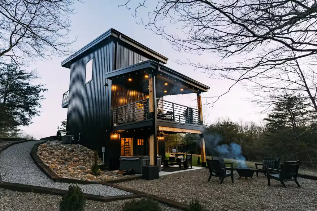 Parker’s Point by Creative Cabins, Multi-Level Getaway in Hocking Hills