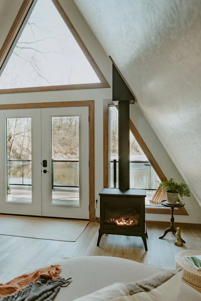 Romantic, Ohio A-Frame Cabin Near Beach City