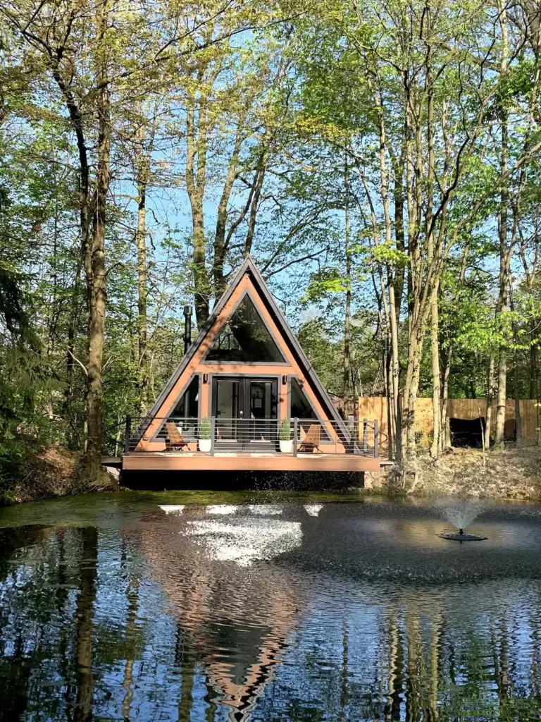 Romantic, Ohio A-Frame Cabin Near Beach City