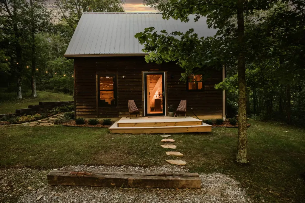 Best Tiny House Rentals Across the USA - Top on Airbnb