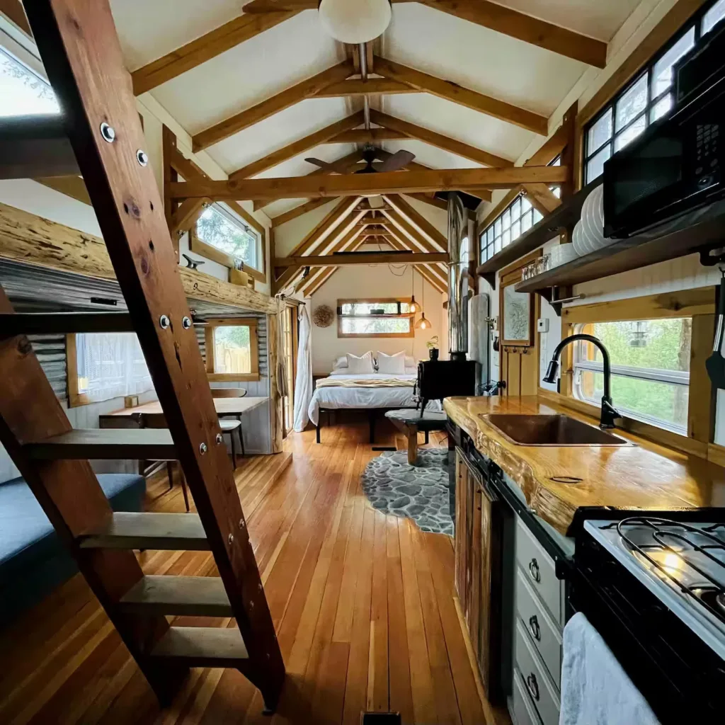 Best Tiny House Rentals Across the USA - Top on Airbnb